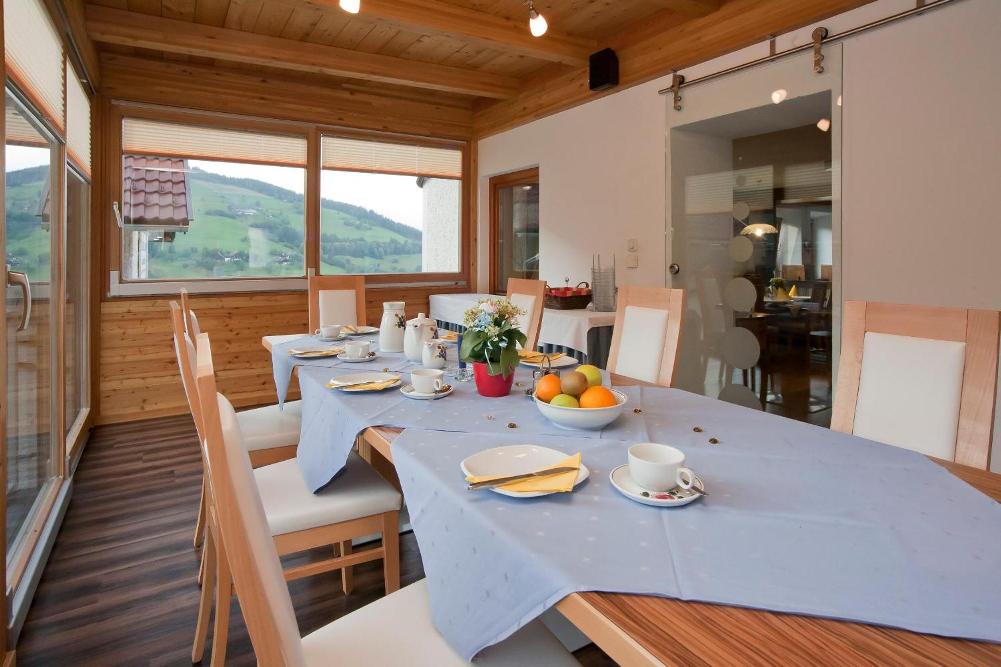 Sportbauernhof - Gasthaus Hochalmblick Krems in Kaernten Exteriör bild